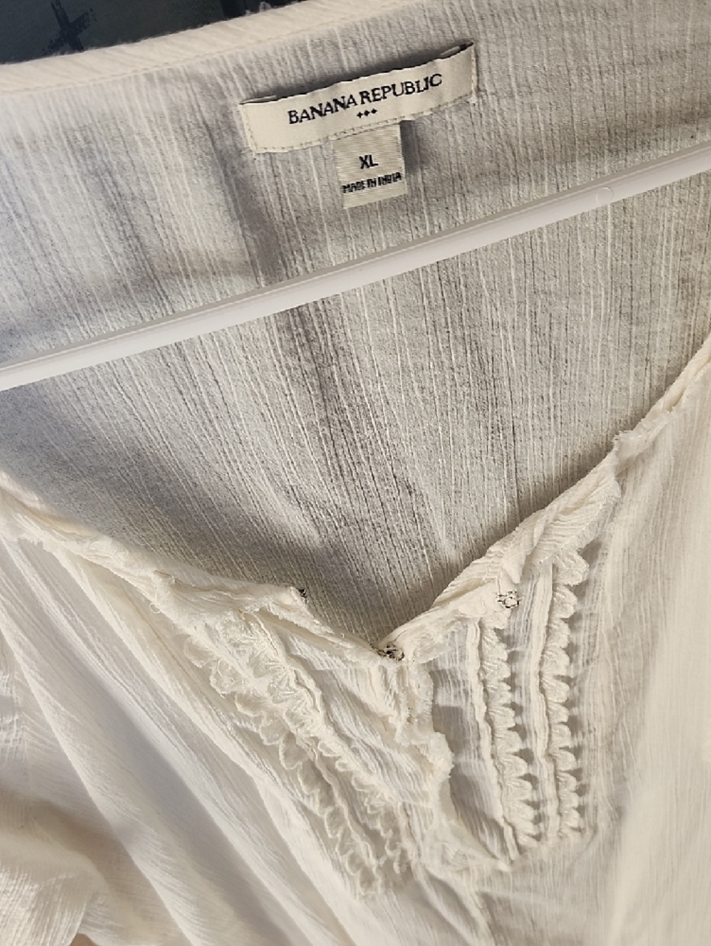 Banana Republic Ivory Embroidered V-Neck Tunic - Picture 2 of 5